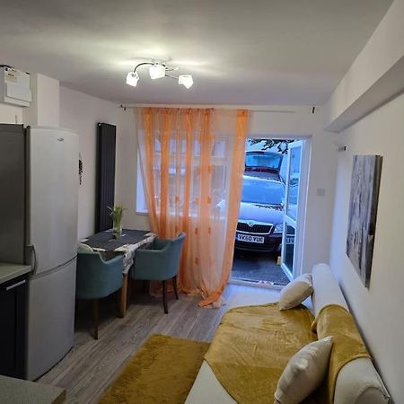 Cozy Flat 1 Bedroom Hucclecote Kültér fotó