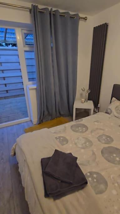 Cozy Flat 1 Bedroom Hucclecote Kültér fotó